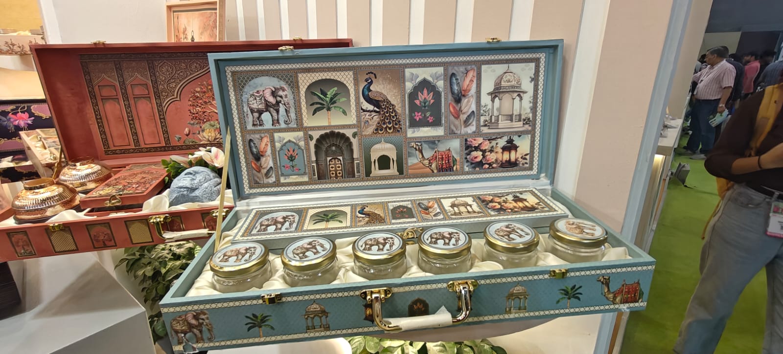 Jaipur Heritage Trunk — 6 Jars — premium corporate gift by The Farm Aura
